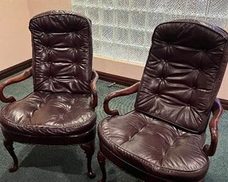 2 leather armchairs. vintage, good condition.