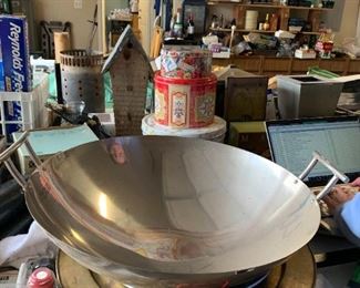#91	Eastman outdoors Stainless Steel Wok - 22"Round x 7" Tall	 $60.00 
