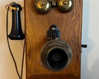 Kellogg Vintage Wall Hand Crank Phone L52972