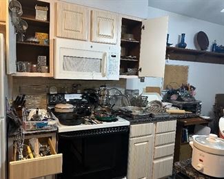 Pots and Pans; Knife Block; Bakeware; Enamelware; Cooking Tools