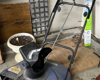 Snow Joe Ultra Electric Snowblower SJ621