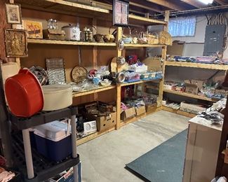 Craft Items; Artificial Flowers; Frames; Pictures; Tupperware