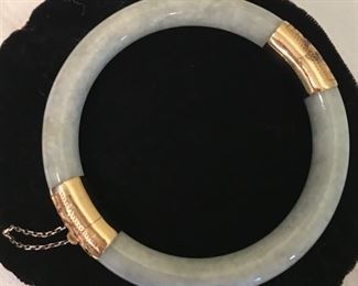 Vintage hinged jade and 14K bracelet
