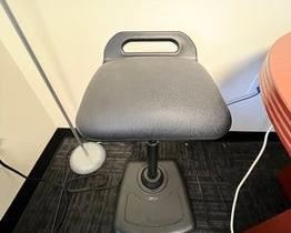 $175 USD      Varichair Active Seat Telescoping Office Chair Stool RC122-31      Description: The durable polypropylene seat pan and wide cushioned seat can support up to 250 lb, and the commercial-grade air-lift piston is built to sit and stand the test of time.

Commercial-Grade for durability
Great for standing desk users
Dynamic movement while sitting or standing
Wide cushioned seat
Durable polypropylene seat pan is built to last
Lightweight base and handle on seat for easy movement
Weight capacity of up to 250 lb
Air-lift piston for easy adjustment from 25.5" to 32.5"
Dimensions: 16 x 17 x 23-32H in

Condition: Used In excellent physical and mechanical condition.  Only superficial signs of wear consistent with age and use. 

Location: Local pick up Portland, OR.  Shipper suggestions on our "need a shipper" tab or available upon request.     https://goodbyhello.com/products/copy-of-standing-torchiere-floor-lamps-rc122-29?_pos=15&_sid=16455e41b&_ss=r