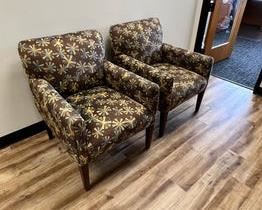 $750 USD      Floral Upholstered Accent Arm Chairs Brown Grey Yellow RC122-6      Description: Sit back and relax in this accent arm chair that is covered in a woven yellow, grey and cream floral pattern fabric. The transitional styled chairs feature contemporary flare arm design, attached box seat cushion and dark espresso finish solid wood legs for an aesthetic appeal while offering generous seating comfort.

Dimensions: 28"W x 29"D x 34.5"H Seat Height 20"  Seat Depth 22"

Location: Local pick up SW Portland, Oregon.

Condition: In excellent condition with only very minor signs of wear commensurate of light use.     https://goodbyhello.com/products/copy-of-set-of-4-hon-light-cherry-office-chairs-wtih-blue-upholstery-rc121-5?_pos=33&_sid=d7a4d8c81&_ss=r