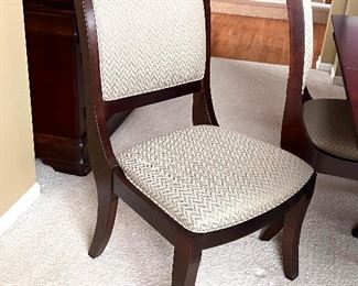50% OFF-  Stunning Bassett   dining room table w/2 leaves and 6 chairs and pads - perfect condition - 4 side chairs & 2 arm chairs