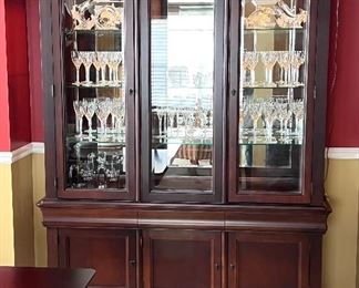Stunning  Bassett lighted cabinet w/glass shelves - perfect condition 
