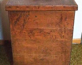 Vintage Tall Blanket Toy Chest