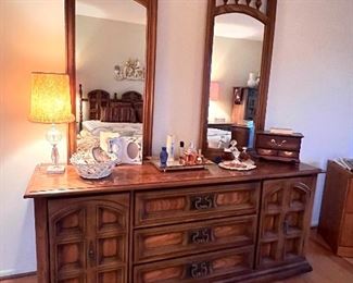 Mid Century 5pc bedroom set -King bed, 2 night stands, ladies dresser w/double mirrors and armoire 