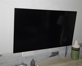 TCL Roku 55" TV Smart - $150
