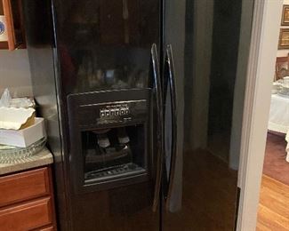 Kitchenaid refrigerator in great condition 