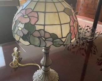 Tiffany style table lamp 