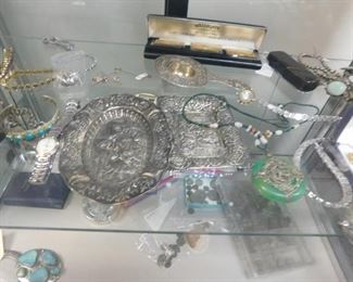 Assorted fine jewelry