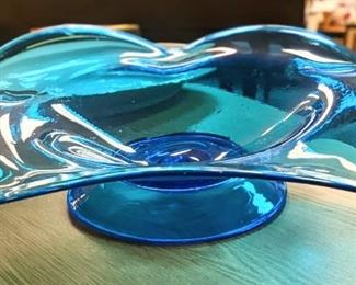 Beautiful freeform art glass fruit bowl.
