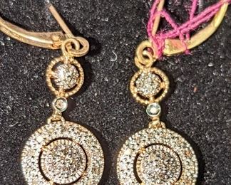 Beautiful diamond earrings 14 karat gold