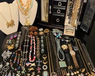 Vintage Ladies Mixed Jewelry Lot