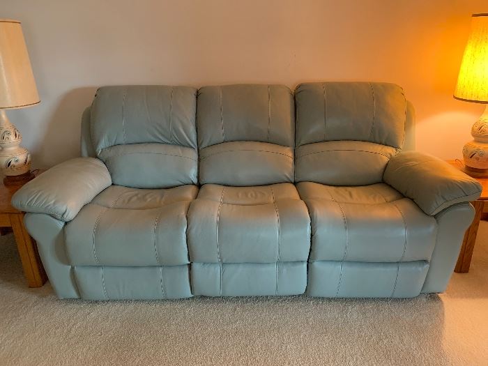 Leather electrical recliner sofa