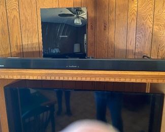 Samsung sound bar with wireless woofer