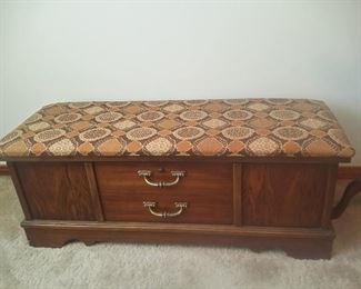 Lane cedar chest (can be easily recovered)