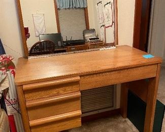 Oak desk with mirror