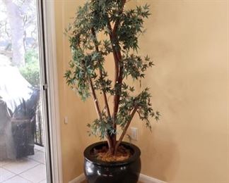 Beautiful Faux Japanese Maple Tree-Includes the pot and the stand