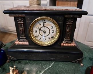 Antique Mantle Clock (no key)