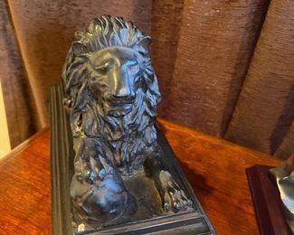 metal lion figurine