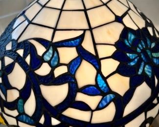 Stained glass lamp - bottom lights up as well