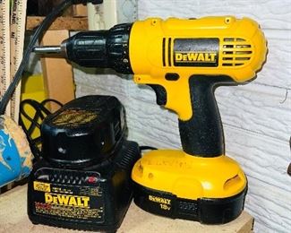 DeWALT Cordless Drill with Battery Pack 