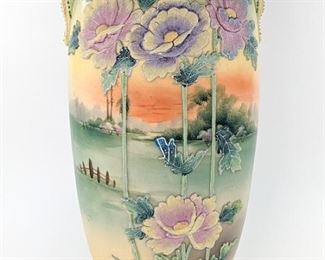 Japanese Moriage Vase 