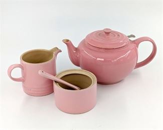 Le Creuset tea pot 
