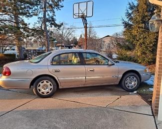 2002 Lincoln Continental 102,000 miles New AC system, brakes, calipers, tires, water pump, alternator,  spark plugs, filters, Everything is in working order. $3,400