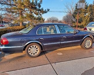 2002 Lincoln Continental Only 63,000 miles No rust Shipped from California, New brakes, calipers, tires, AC Works Great,  New Arnott air ride system,  Great Condition and Clean inside, Everything is in working condition and runs great $5,900