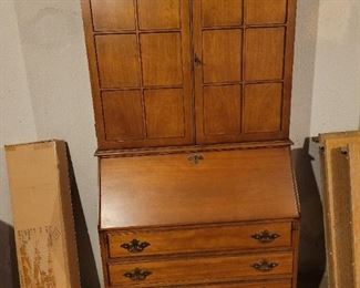 $100, Antique Maple Gov Winthrop Style Desk (Inside next picture)