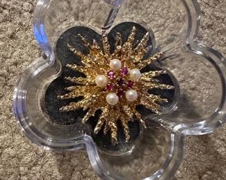 14kt brooch
