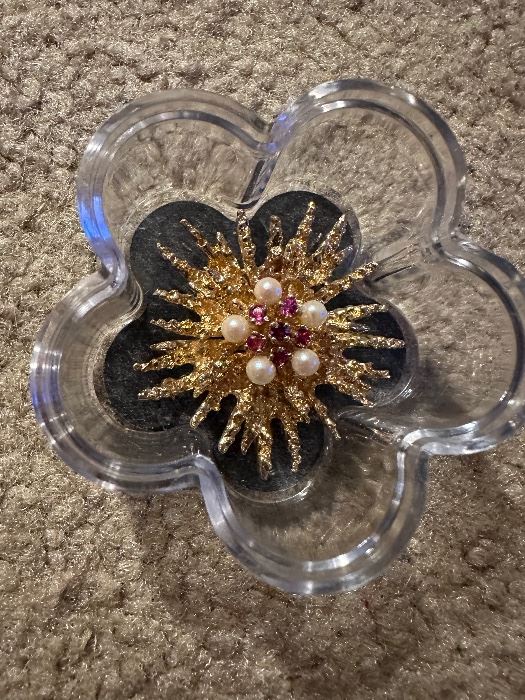 14kt brooch