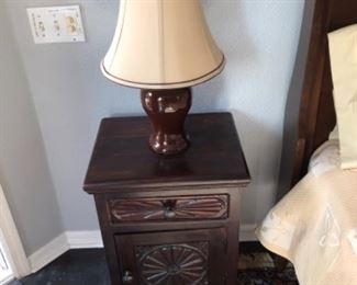 Night stand, queen sleigh bed