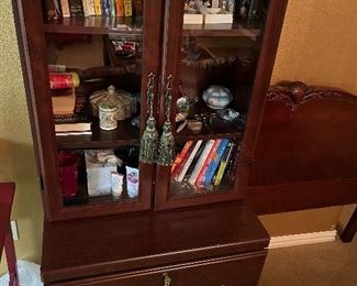 Glass cabinet with two drawers