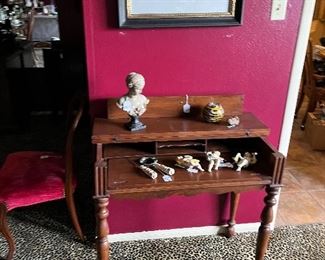 Vintage secretary. Paintings and pictures