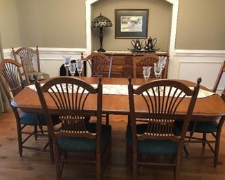 Amish Dining Room Table with built in leaves & Eight Chairs