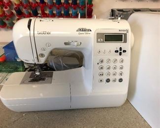 Brother Innovis 80
Project Runway Limited Edition 