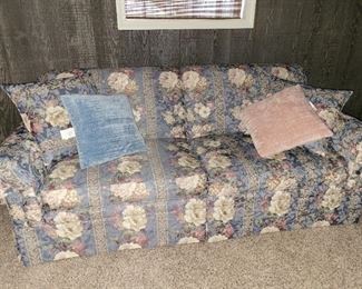 Lazy Boy Sofa, like new with accent pillows