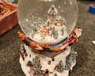 Snow globes from partylite