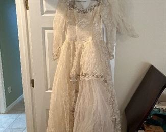 Vintage Wedding Dress - Veil