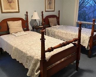 Twin low poster beds