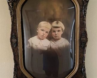 Convex glass antique frame