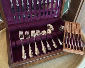 Silverplate  Oneida pattern - priced with box