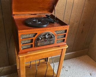 Crosley phonograph, AM/FM radio, CD player