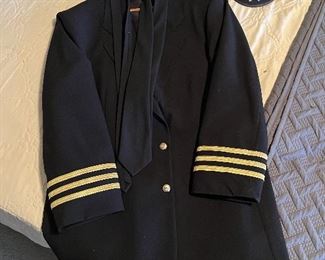 Captain's coat and hat (2 ties)