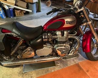 We will be taking bids on this 2002 Triumph Bonneville Cruiser, (18,559 miles) 790 cc twin dual carburetors; 270 crank. Needs battery.  Starting bid is $3,000..  Send email if A SERIOUS BUYER. 